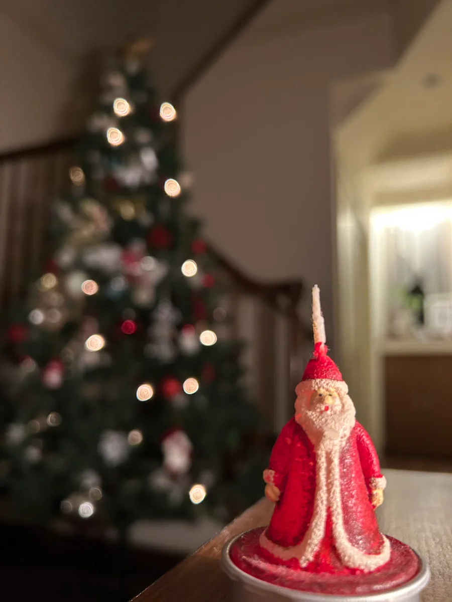 クリスマスツリーとサンタクロースのキャンドル